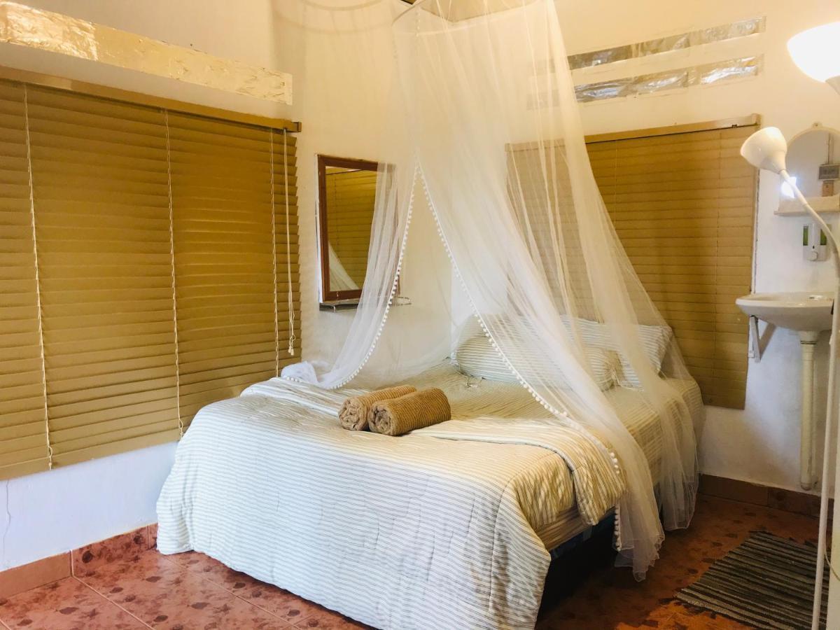 Dar Yasmine Motel Pantai Cenang  Exteriör bild