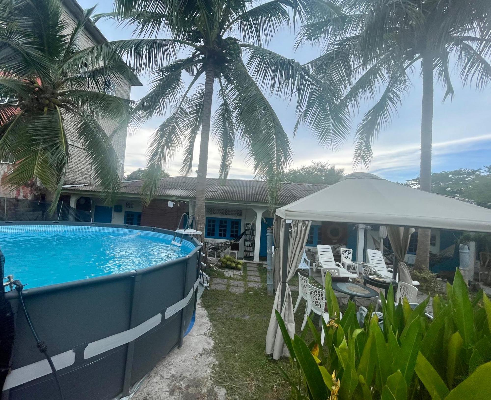 Dar Yasmine Motel Pantai Cenang  Exteriör bild